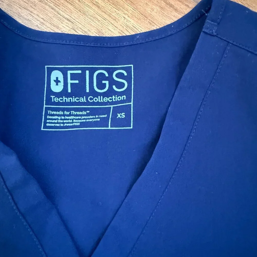 Figs Navy Scrub Top Womens XS - Picture 2 of 3